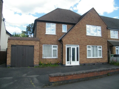 4 bedroom detached house for sale in Southernhay Road, Knighton, Leicester, Leicestershire, LE2