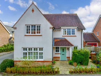 4 bedroom detached house for sale in St. Catherine's Road, Maidstone, Kent, ME15