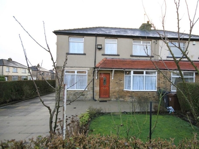 4 bedroom semi-detached house for sale in Thornbury Crescent, Thornbury, Bradford, BD3