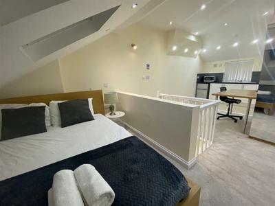 4 bedroom terraced house for rent in Gordon Street, City Centre, Coventry, CV1 3ES, CV1
