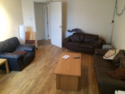 5 bedroom maisonette for rent in Warwick Street,Heaton,Newcastle Upon Tyne,NE6
