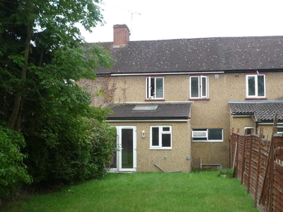 5 bedroom terraced house for rent in Canterbury Road, Guildford, Surrey, GU2