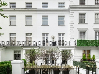 5 bedroom terraced house for sale in Walton Place, London, SW3