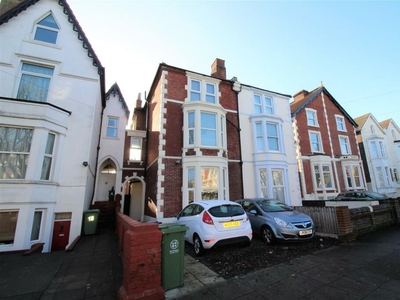 6 bedroom semi-detached house for rent in Campbell Road, Southsea, PO5