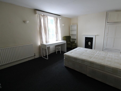 6 bedroom terraced house for rent in Upper North Street, BN1