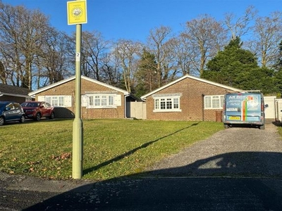Detached bungalow to rent in Fair Lawn Close, Rownhams SO16