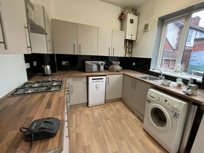 Detached house to rent in Derby Road, Nottingham NG7