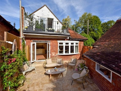 Detached house to rent in Henley Road, Marlow, Buckinghamshire SL7