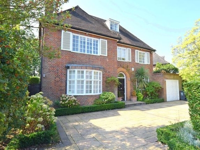 Detached house to rent in Holne Chase, Hampstead Garden Suburb N2