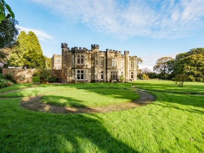Flat for sale in 17 Clyne Castle, Blackpll, Swansea SA3