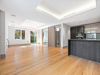 Flat for sale in Benjamin House, London NW8