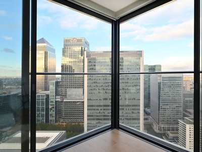 Flat for sale in Hampton Tower, South Quay Plaza, Canary Wharf E14