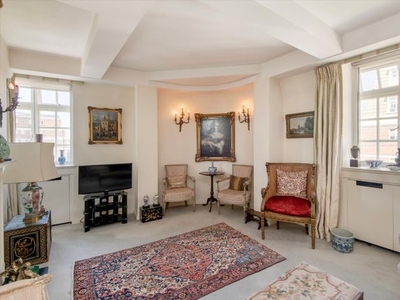 Flat for sale in Whiteheads Grove, Chelsea, London SW3