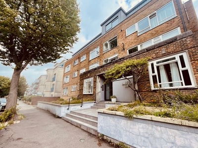 Flat to rent in Amber Court, 38 Salisbury Road, Hove, East Sussex BN3