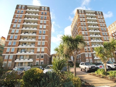 Flat to rent in Ashley Court, Grand Avenue, Hove, East Sussex BN3