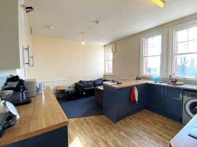 Flat to rent in Aylward Street, Portsmouth PO1
