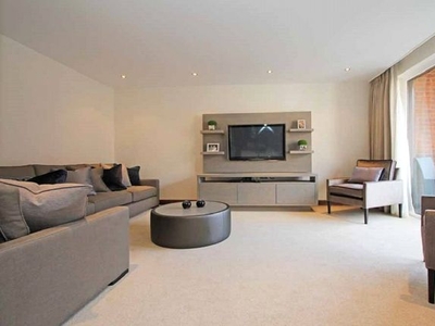 Flat to rent in Kingston House South, 40-90 Ennismore Gardens, Knightsbridge, London SW7