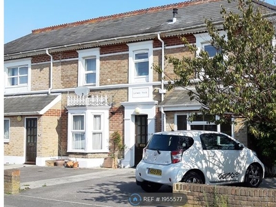 Flat to rent in Latimer Road, Bournemouth BH9