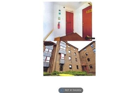 Flat to rent in Sienna Gardens, Edinburgh EH9