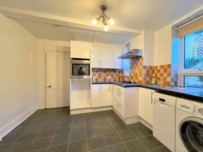 Flat to rent in Spencer Road, Chiswick W4