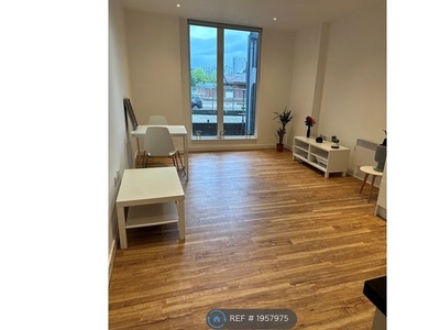 Flat to rent in The Exchange, Salford M5