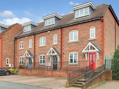 Property to rent in Rythe Close, Claygate, Esher KT10