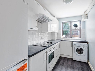 Property to rent in Woodlands Court, Loughton IG10