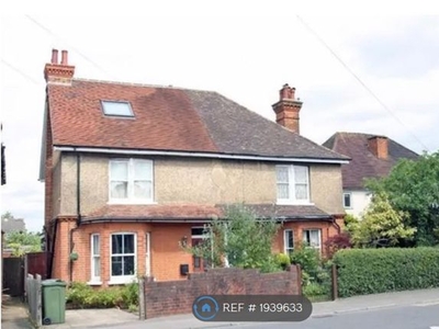 Semi-detached house to rent in Worplesdon Road, Guildford GU2