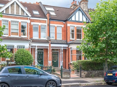 Terraced house for sale in Park Avenue South, London N8
