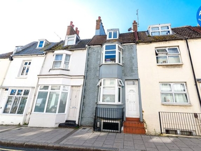 Terraced house to rent in George Street, Brighton BN2