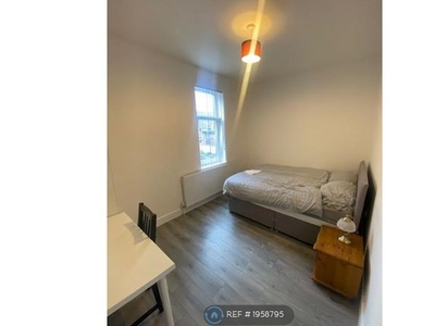Room to rent in Melbourne Road, Leicester LE2
