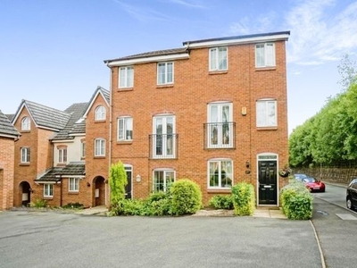 Town house to rent in Valley View, Newcastle-Under-Lyme, Staffordshire ST5