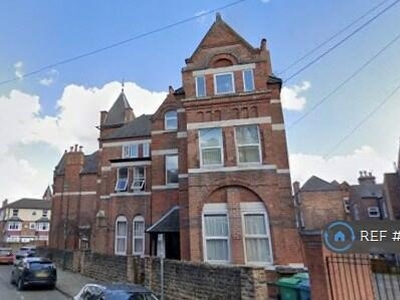 10 Bedroom Semi-detached House For Rent In Nottingham