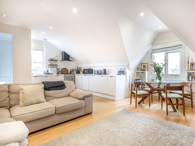 2 bedroom property for sale in Priory Road, London, NW6