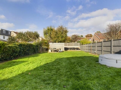 4 Bedroom Detached House For Sale In Drayton, Portsmouth