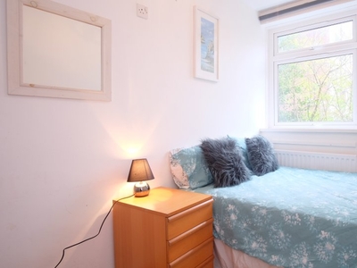 Bright room to rent in Putney, London