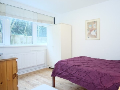 Spacious room to rent in Putney, London