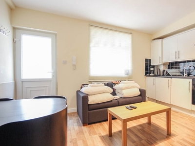 Whole 1 bedroom apartment for rent in Camden Town, London