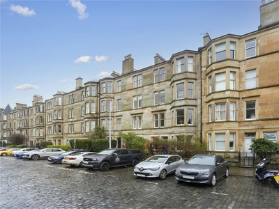 2 bed first floor flat for sale in Marchmont