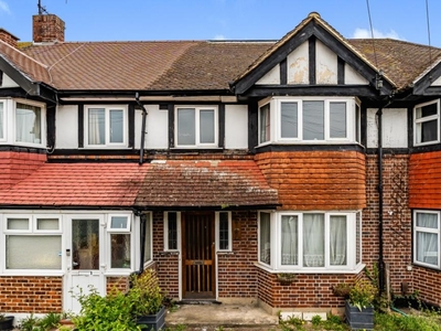 4 Bed House For Sale in Sunbury-On-Thames, Surrey, TW16 - 4930604