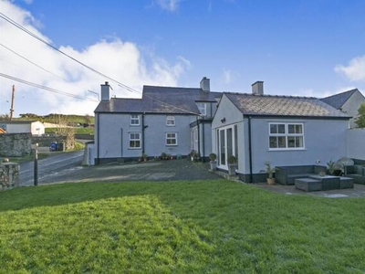 4 Bedroom House Amlwch Isle Of Anglesey