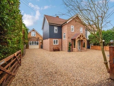 5 Bed House For Sale in West End, Surrey, GU24 - 4924669