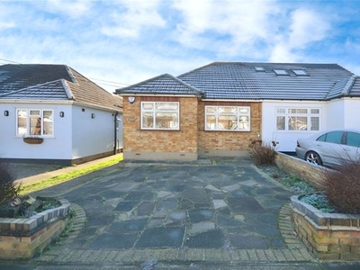 Bungalow to rent in Prospect Road, Hornchurch, Essex RM11