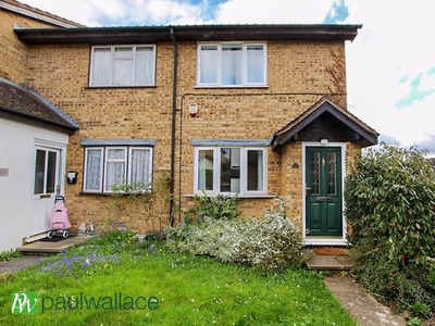 End terrace house to rent in Ladywood Road, Hertford SG14