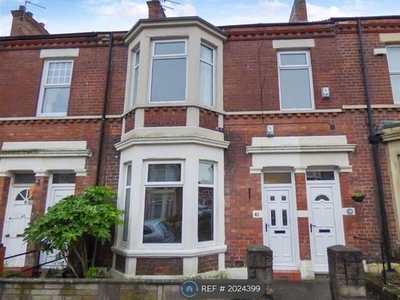 Flat to rent in Bamborough Terrace, North Shields NE30