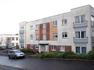 Flat to rent in Cairnhill View, Bearsden, East Dunbartonshire G61