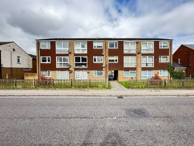 Flat to rent in Fairfield Close, Dunstable, Bedfordshire LU5