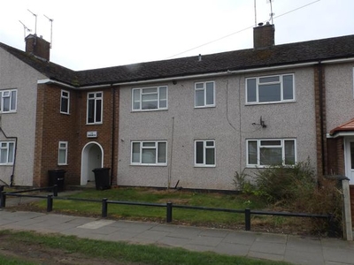 Flat to rent in Frobisher Road, Neston CH64