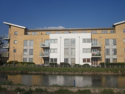 Flat to rent in Lockside Marina, Chelmsford CM2