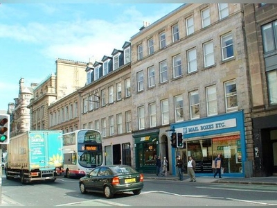 Flat to rent in South Bridge, Old Town, Edinburgh EH1